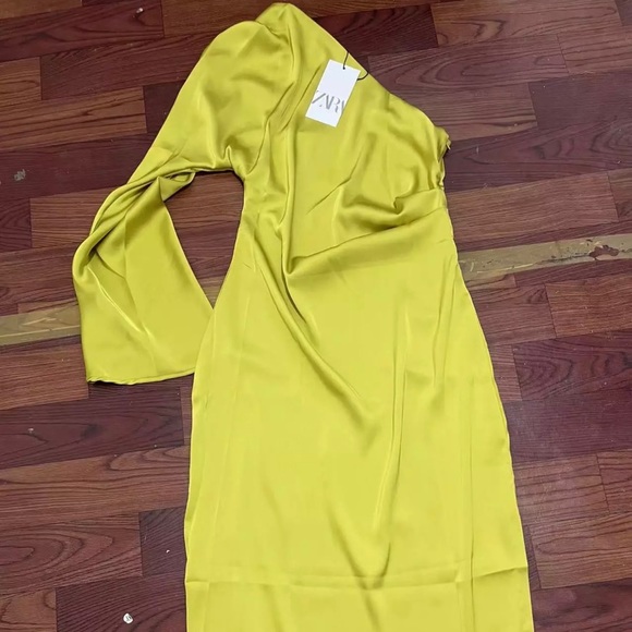 Zara SATIN EFFECT ASYMMETRIC DRESS - Picture 4 of 7